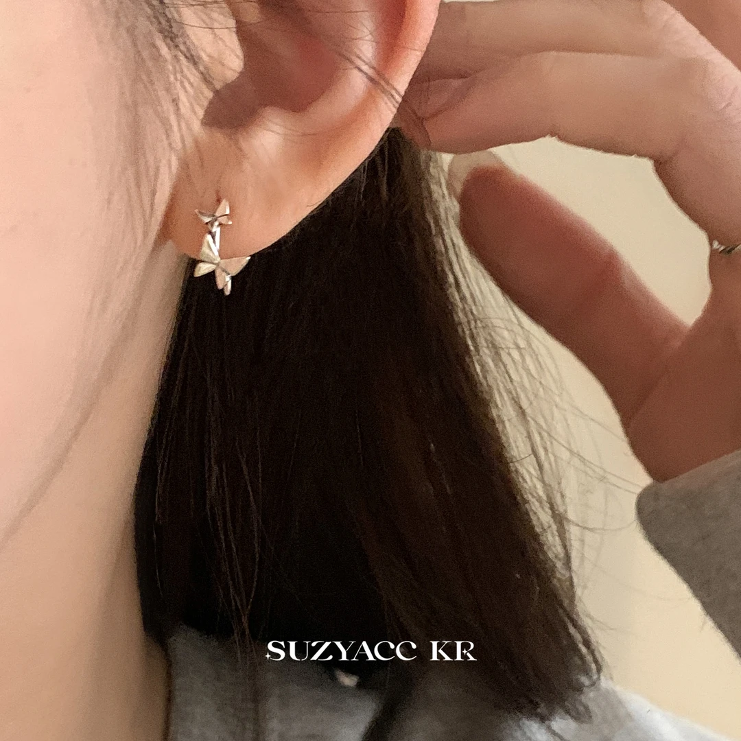 Suzyacc Kr 925银耳饰 小众设计感立体蝴蝶耳钩银耳环E2465