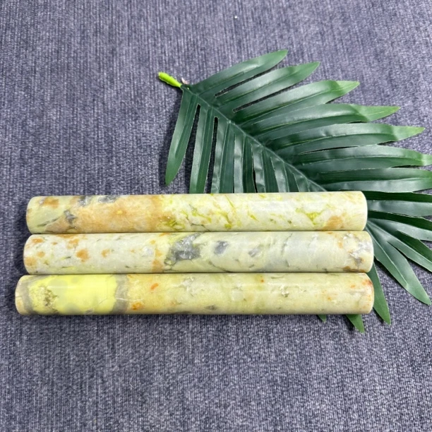 杨记爆款纯天然岫玉打磨擀面杖家庭自用可送礼多样性发其中之一