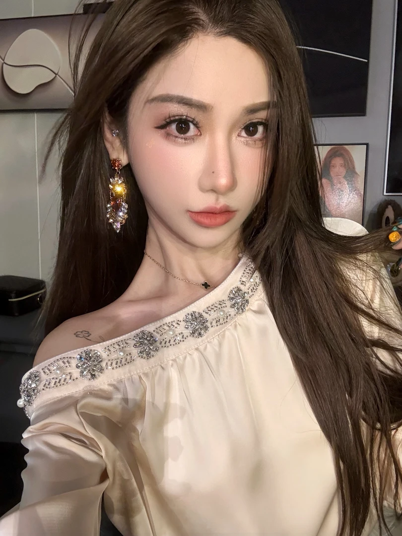 斜肩长袖衬衫镶钻高级感宽松缎面衬衣小众独特气质上衣