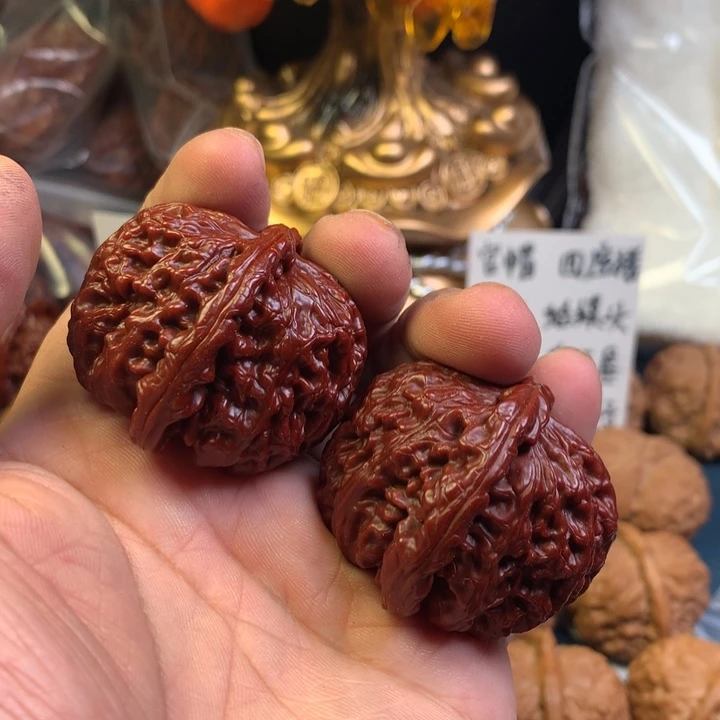 文玩核桃把件白狮子