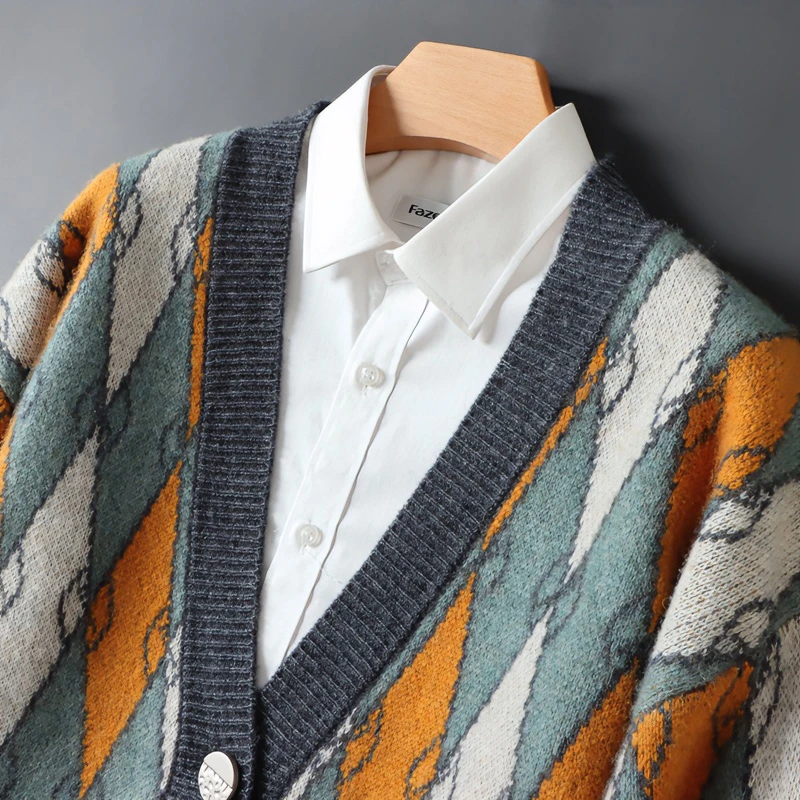 男士秋冬新款纯羊毛开衫宽松V领拼色毛衣外套休闲商务针织上衣