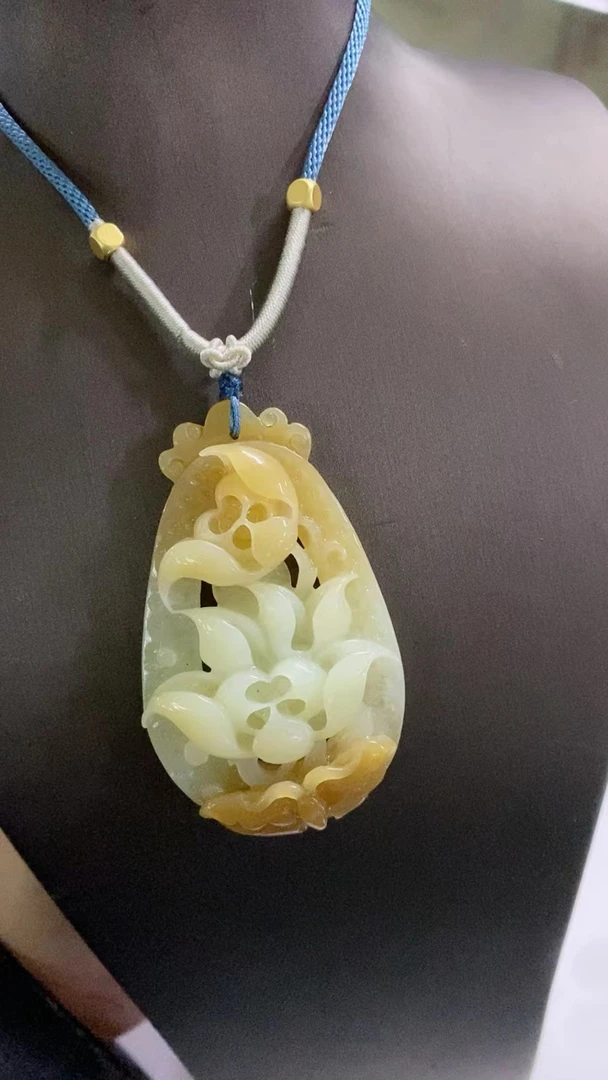 岫岩黄白老玉，和和美美