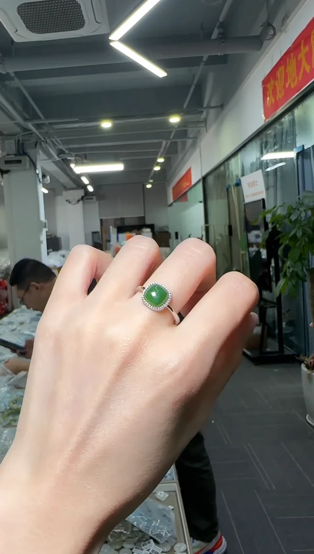 【闪购商品】和田玉戒指银S925镶嵌碧玉戒指