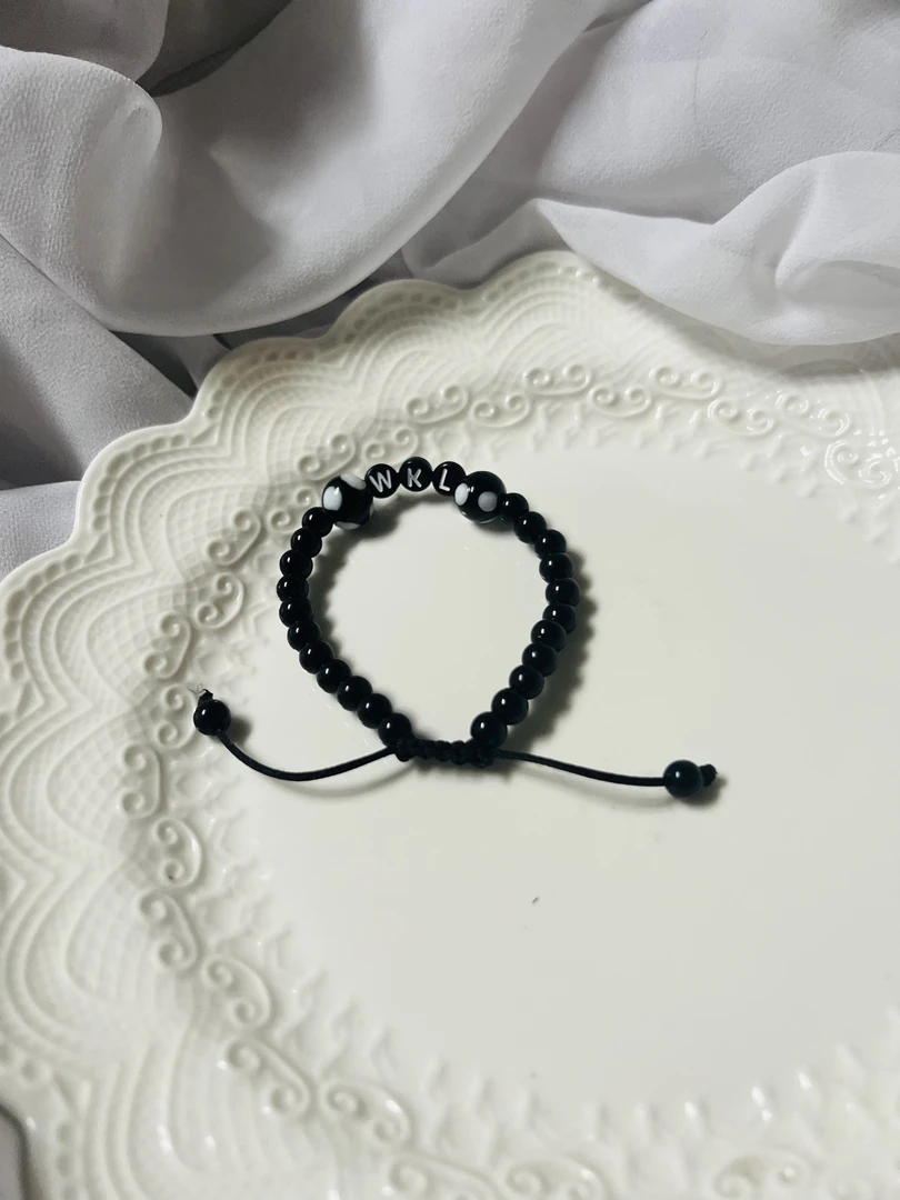 手工制作字母手链黑黑