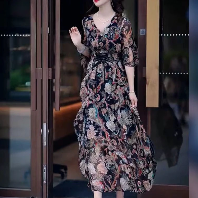 法式大码高端连衣裙夏季复古宽松减龄气质V领气质碎花纱裙高级感