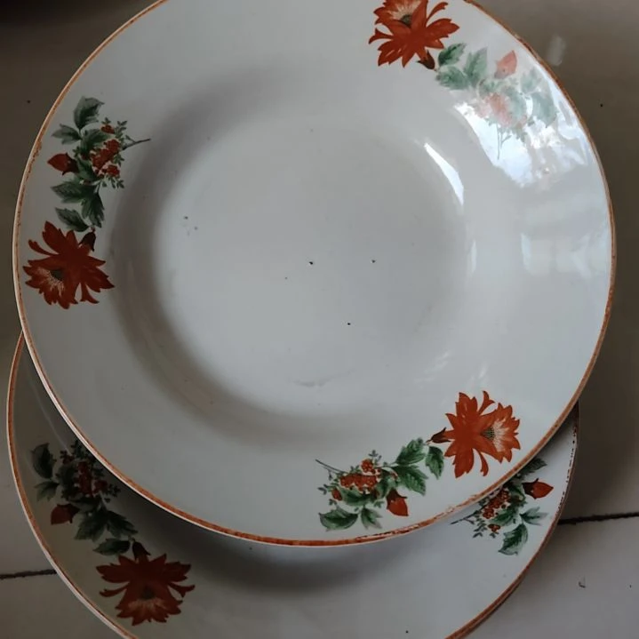 摆件陶瓷盘子碗啥都有