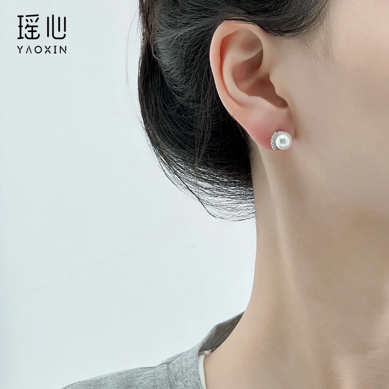铜合金YX-2076 微笑排钻耳钉 简约时尚轻奢女款耳钉