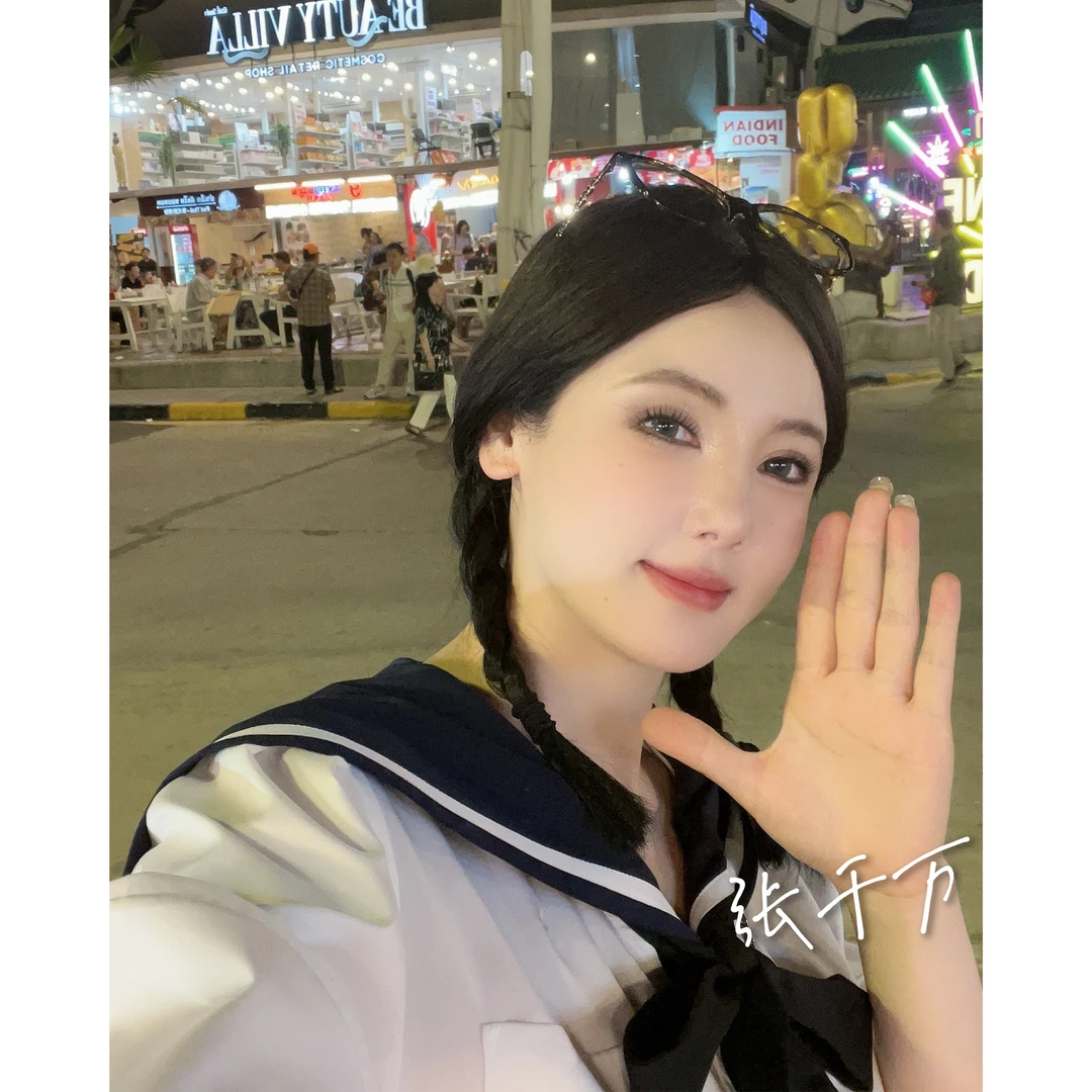 张千万//你想活出怎样的人生 结构立体拉满连衣裙