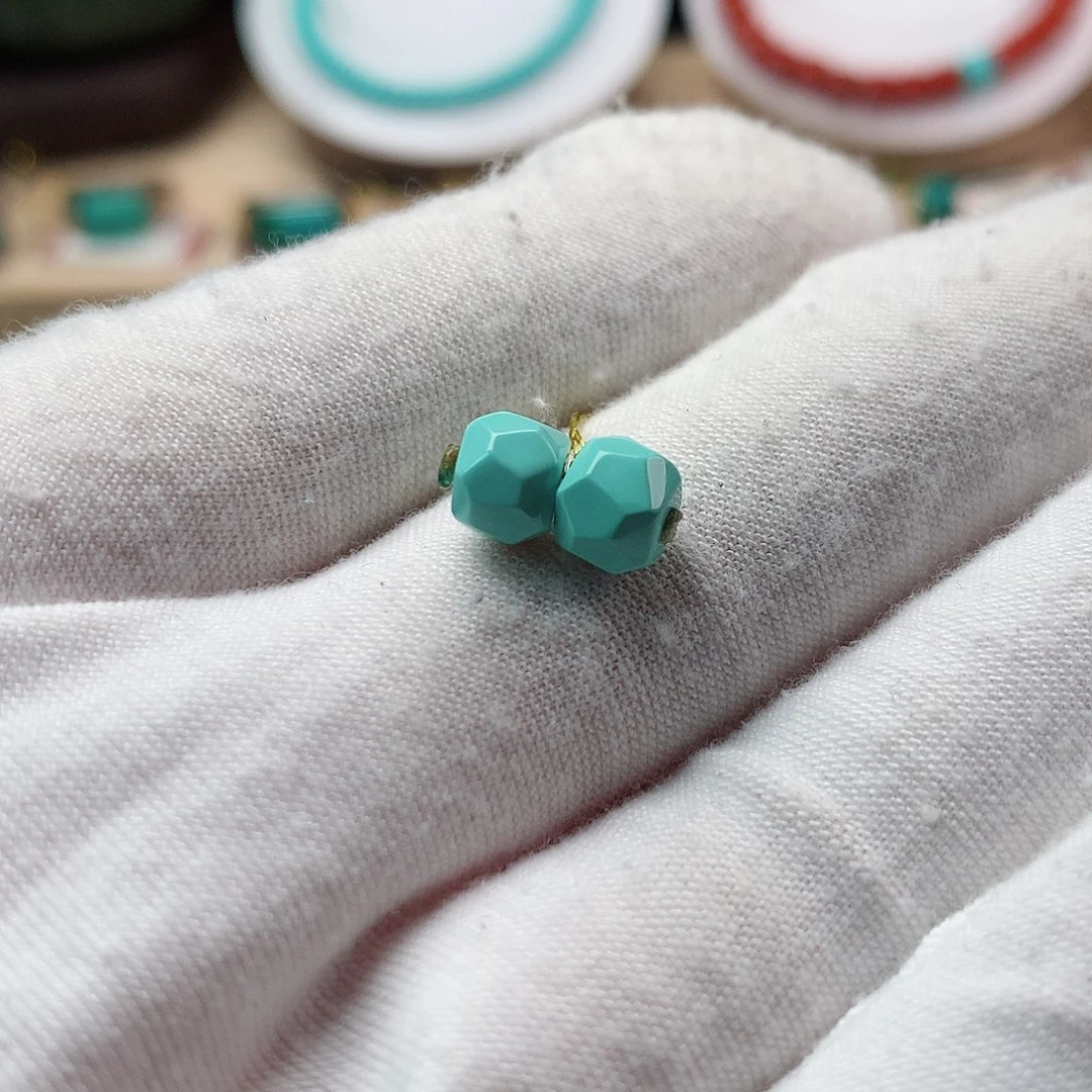 绿松石配饰未镶嵌