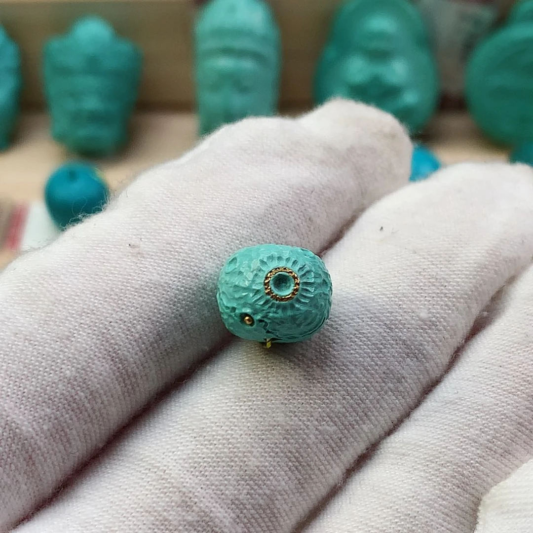 绿松石配饰未镶嵌