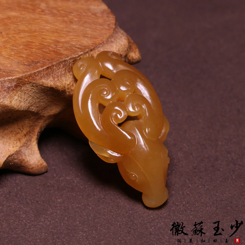 徽苏玉少 新疆和田玉 且末糖玉黄金糖 一路平安鹿头女款吊坠9.6g