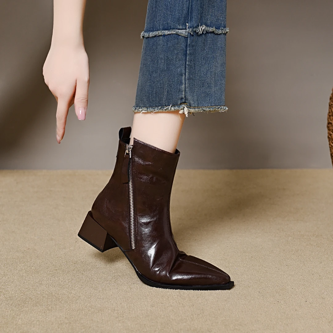 【YOUMI】跟4CM，2025新款复古英伦风尖头粗跟短靴女时尚高级感短靴