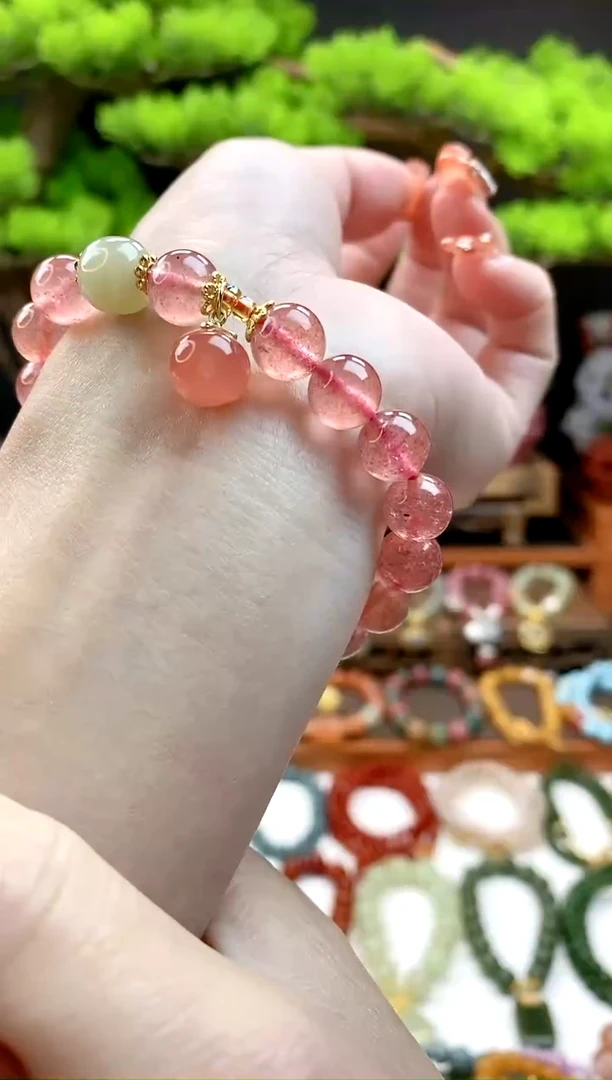 【闪购商品】石英质玉手链未镶嵌（多样性发货）草莓