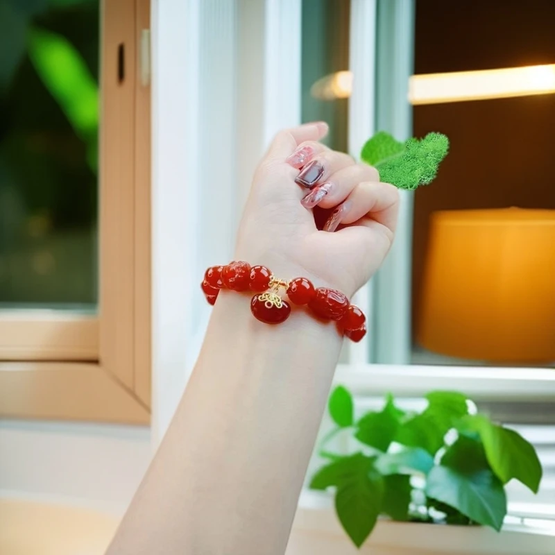 【春姐珠宝】天然红玛瑙手串10mm 搭配貔貅凤九+如意豆（多样性）8106