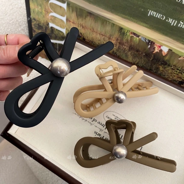 <屿西>磨砂质感秋冬珠珠抓夹2024新款发夹女后脑勺气质简约百搭