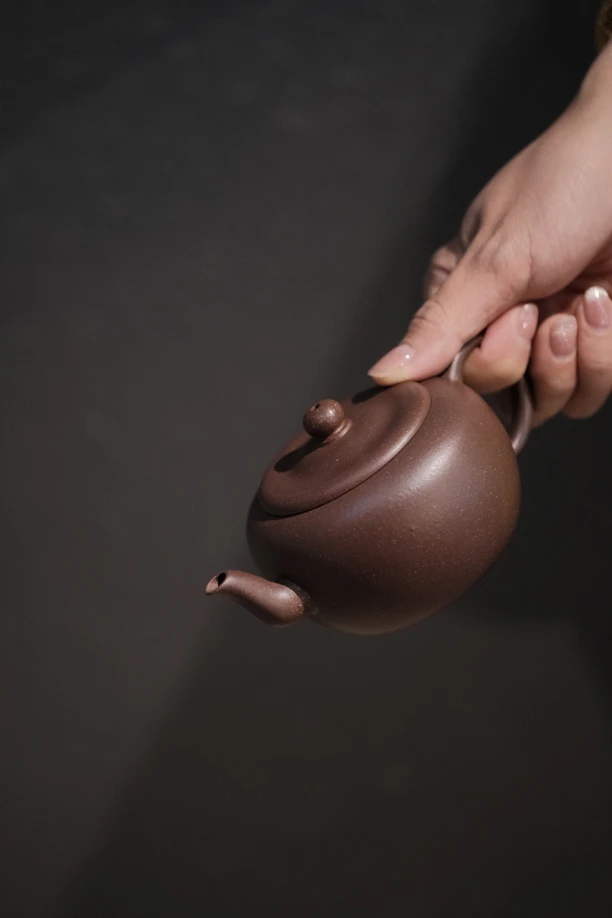 摹古明代末期用卿古式壶 陈腐老紫泥粗砂透气性好