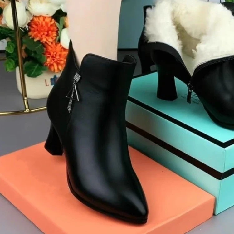 尖头短靴女春秋单靴2024新款秋冬真皮加绒靴子中年女士靴子女短靴