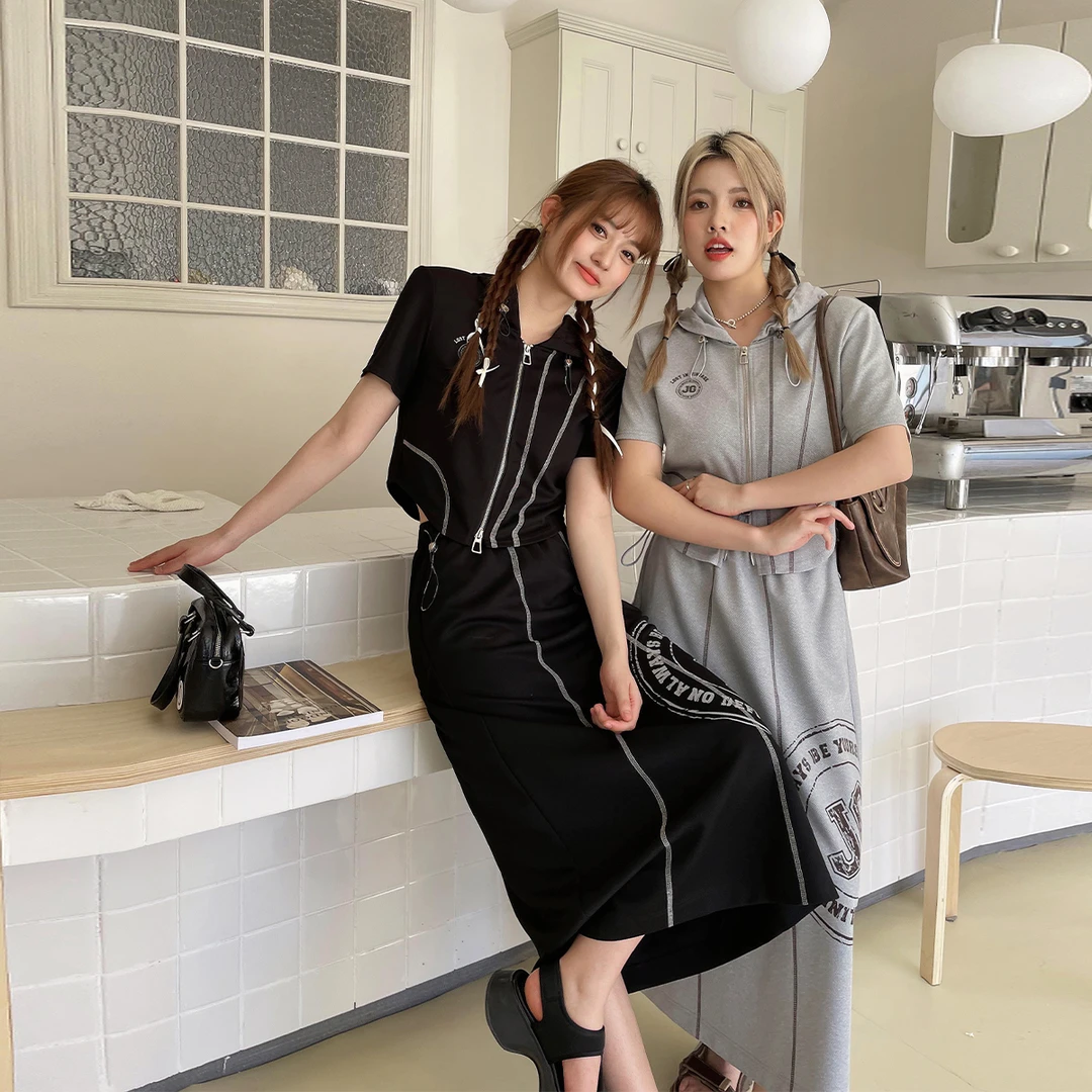 晶咕白标~休闲时尚短款连帽短袖T恤女夏季大码设计感小众上衣