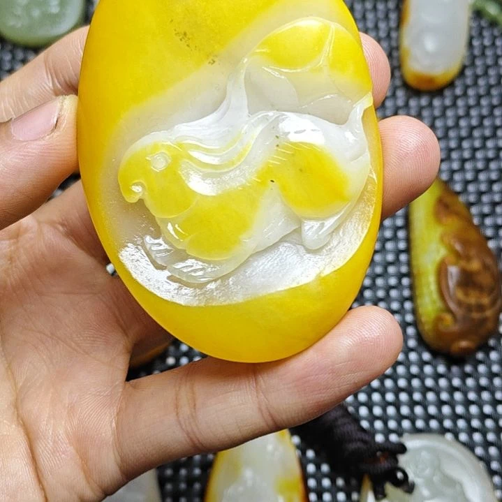 和田玉颈饰未镶嵌