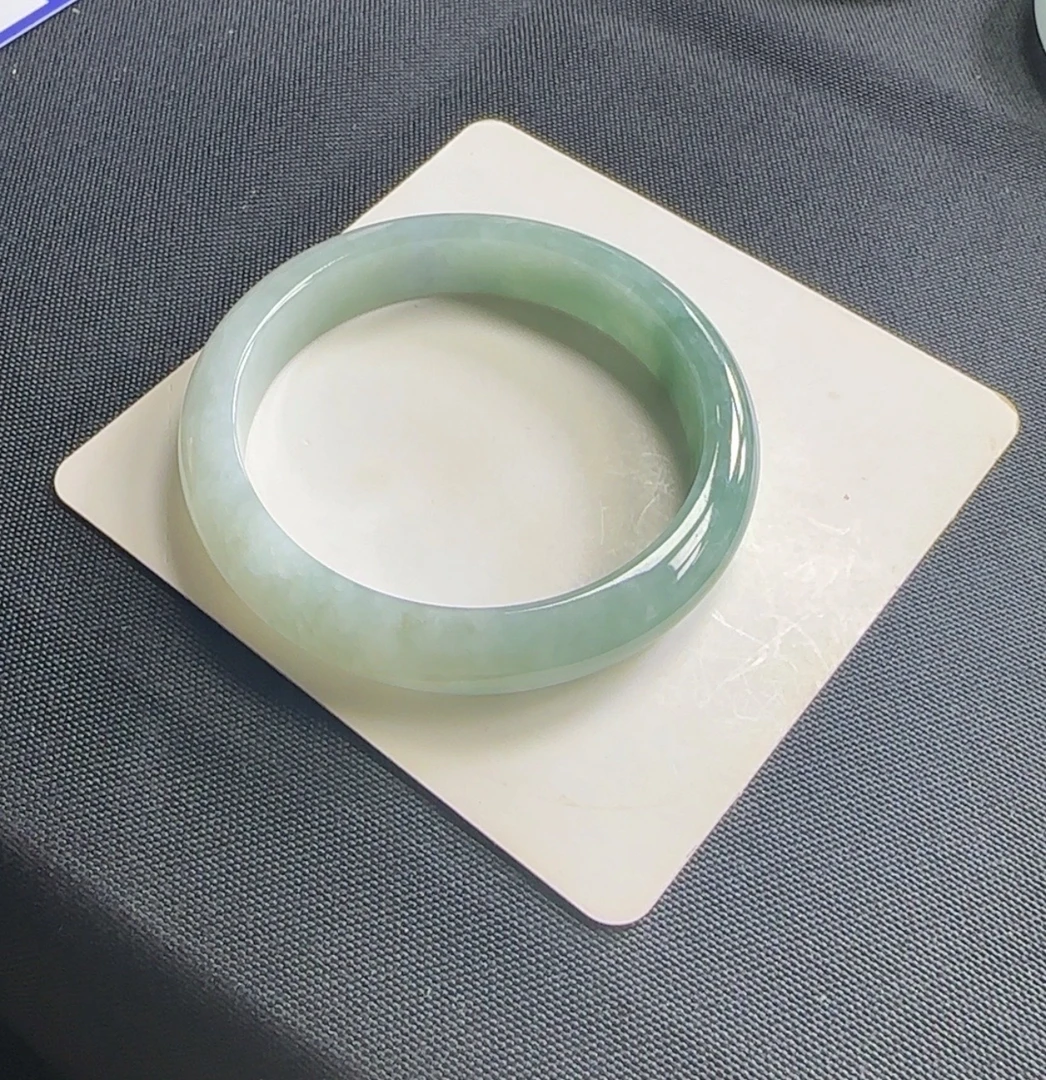 天然缅甸翡翠手镯