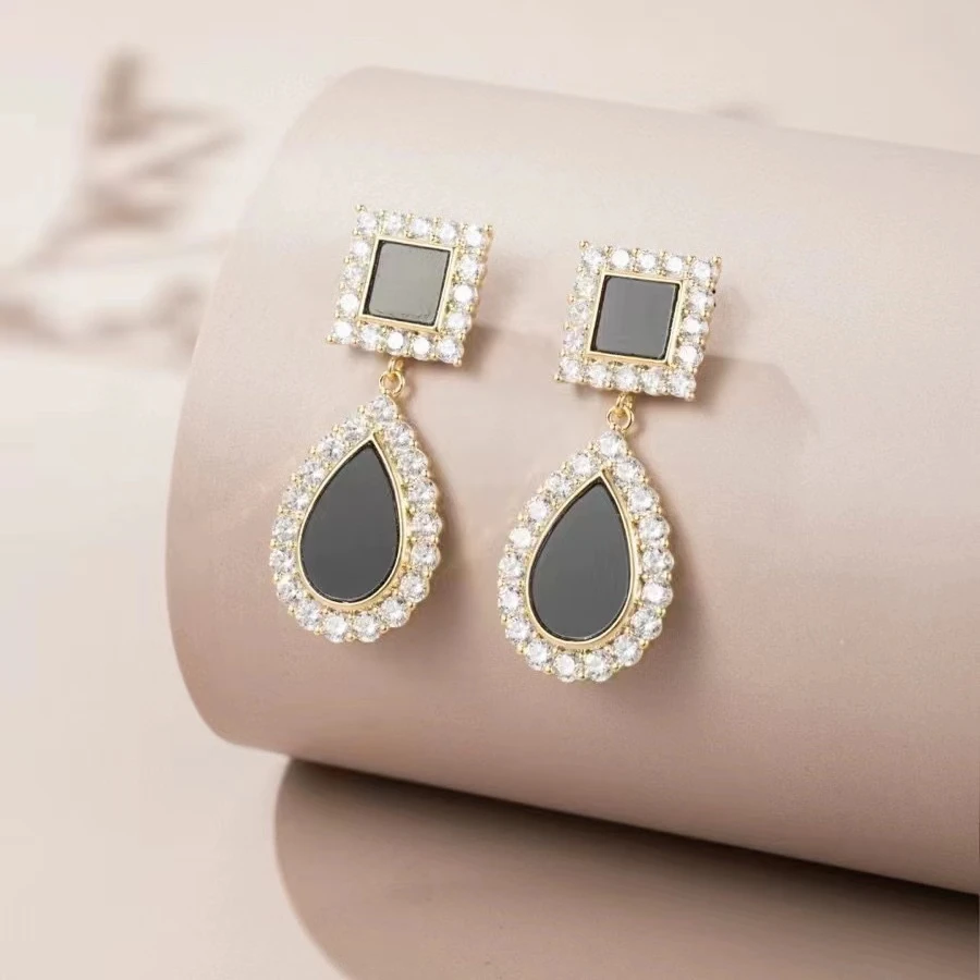 铜合金合成锆石耳饰 气质轻奢时尚百搭黑色小众简约个性经典086