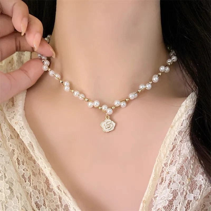 铜合金仿珍珠项链 TheGreenParty 日韩女款低调高级感山茶花项链
