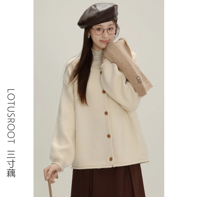 三寸藕【即兴留白】秋季可爱甜美减龄宽松显瘦保暖圆领毛衣外套女