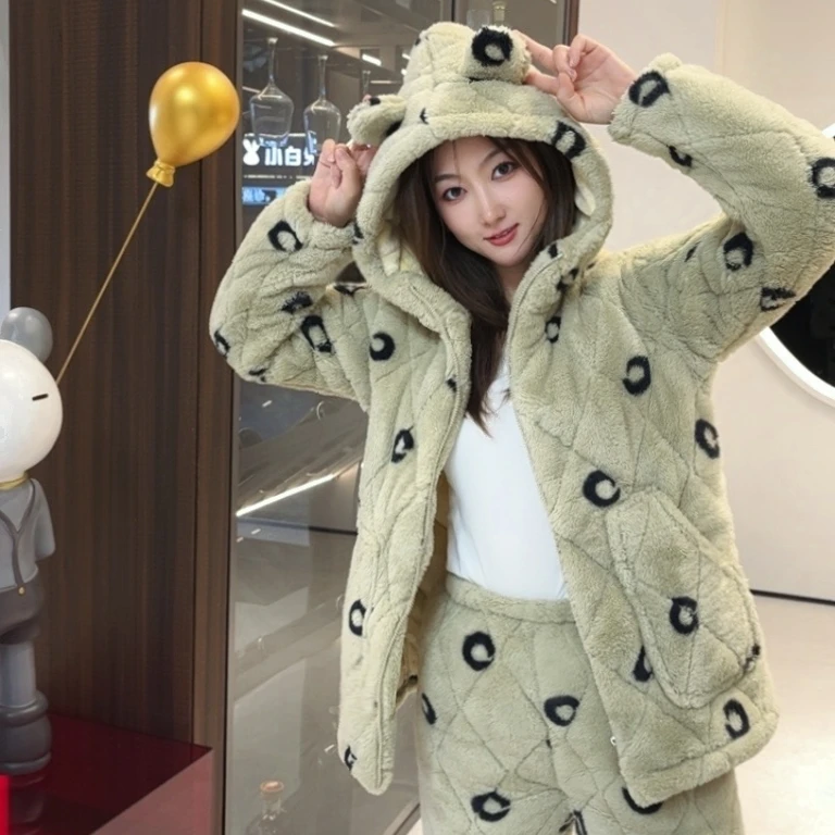 【咸菜绿】冬季女款加厚珊瑚绒加厚加绒夹棉保暖可外出家居服连帽