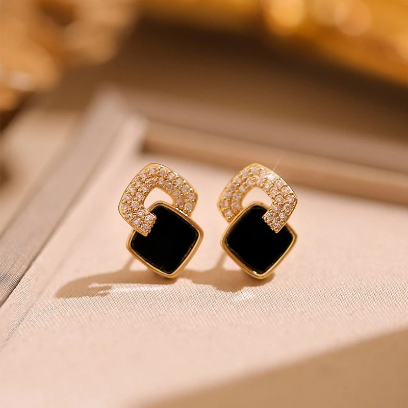 铜合金耳饰 撞色几何菱形耳钉百搭轻奢设计师款精致耳饰