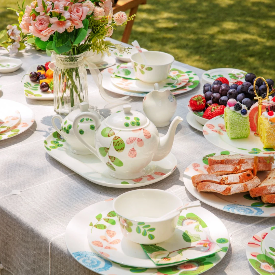 醒春 高端骨瓷餐具套装送礼复古法式家用创意简约欧式英式杯碟