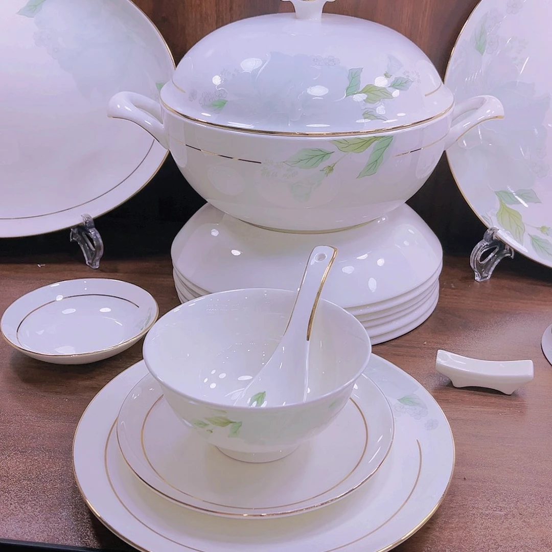 【闪购商品】瓷不描金颜如玉