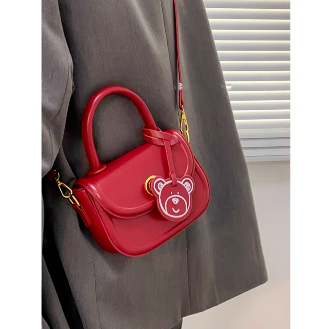 高级质感可爱红色小包包女2025新款小众百搭斜挎包单肩腋下马鞍包