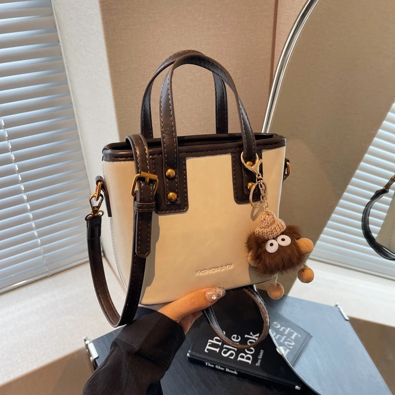 今年流行爆款包包女秋冬季复古2024新款时尚单肩斜挎包手提水桶包