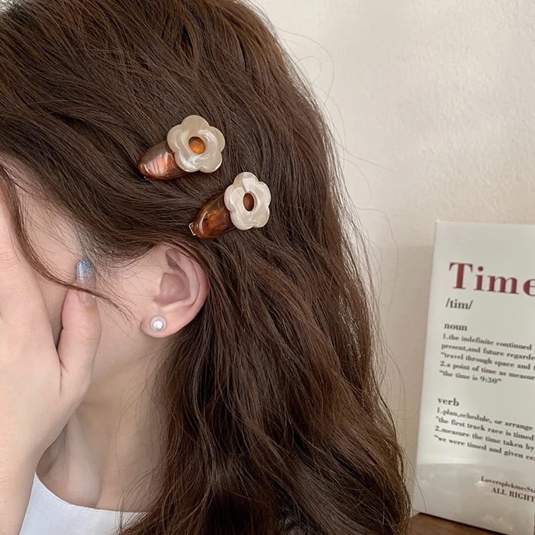 非金属发饰  E0390 两只装 春款可爱小花鸭边夹    森系简约