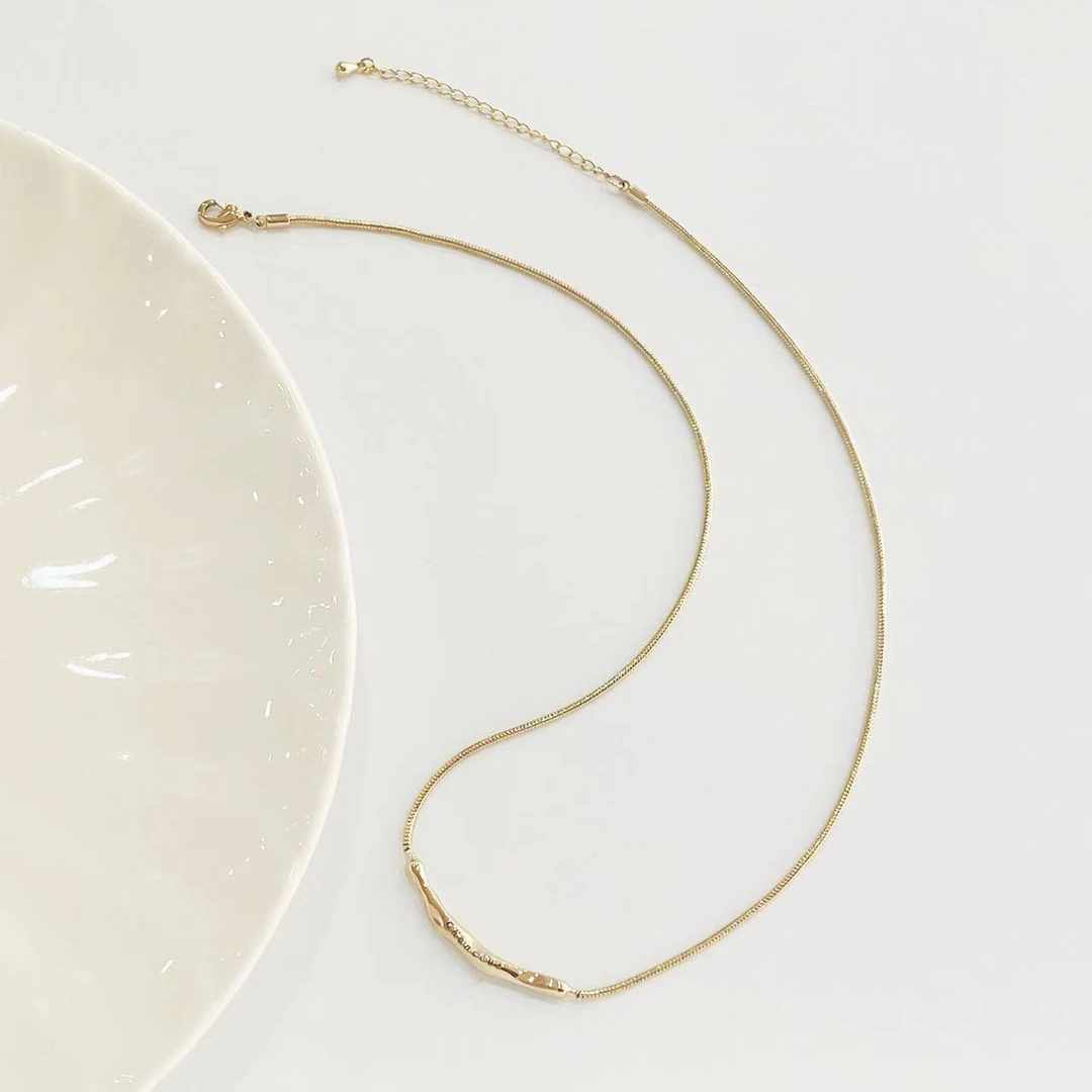 铜合金项链 c667轻奢气质字母笑脸蛇骨休闲链简约日常时尚颈饰