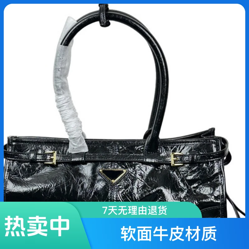 2024新款油蜡牛皮波斯顿包法棍单肩斜跨手提式大容量休闲女包黑色