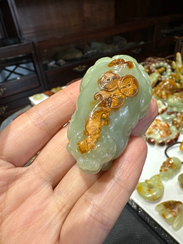 河磨玉貔貅小手把件