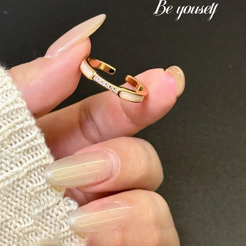 铜合金合成锆石戒指 语花印时尚轻奢一字排戒指FS814百搭气质精致