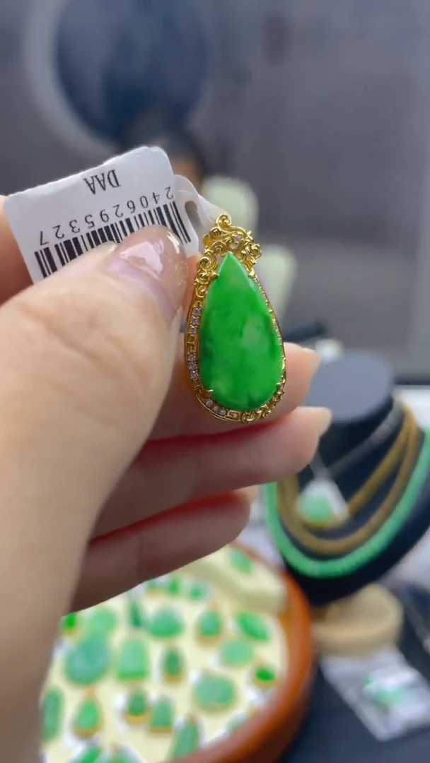 【闪购商品】翡翠吊坠(不含链)未镶嵌缅甸翡翠A货 包邮