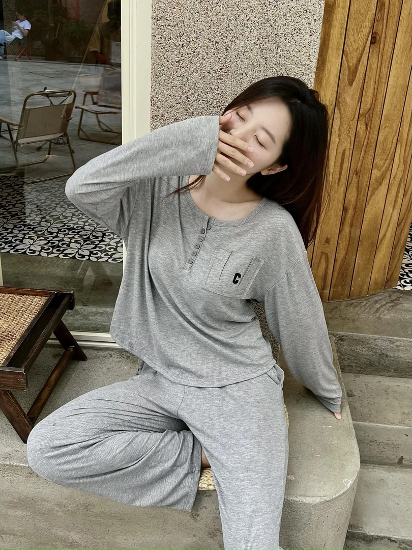 带胸垫简约2024新款ins风睡衣秋季女士家居服灰色长袖懒人套装