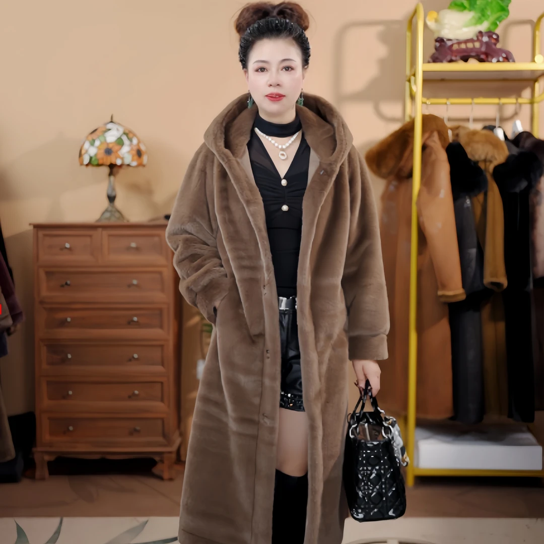 1001冬季高端时尚皮毛一体连帽保暖气质女士外套休闲秋冬中老年