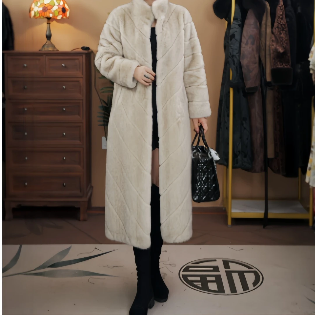 8503-B{倩倩力推}秋冬厚外套女士冬季皮毛一体压花气质保暖显瘦