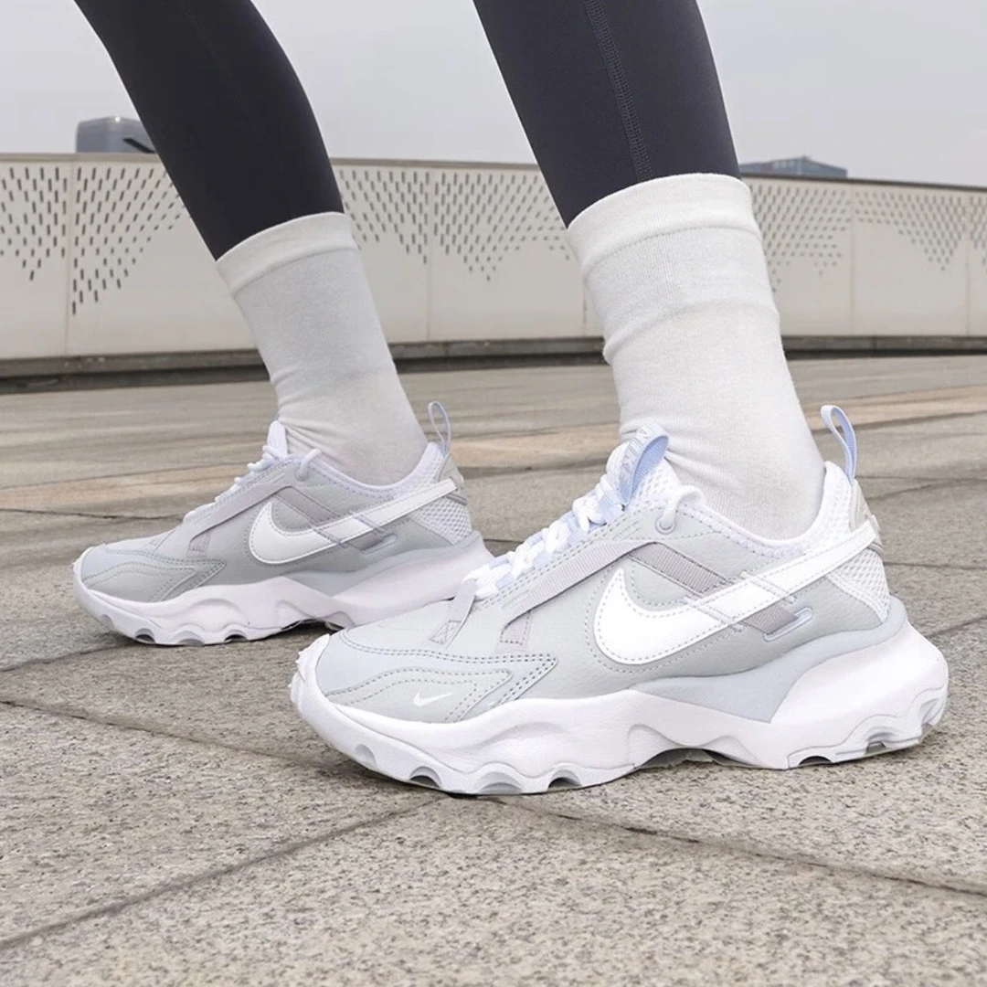 Nike/耐克 TC 7900 女款百搭轻便低帮防滑运动休闲鞋 FB8941-043