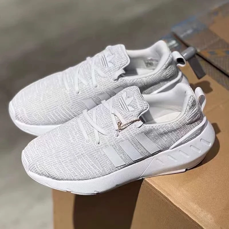 adidas/阿迪达斯Swift Run' 22 J(GS)低帮休闲运动跑步鞋灰GW8175