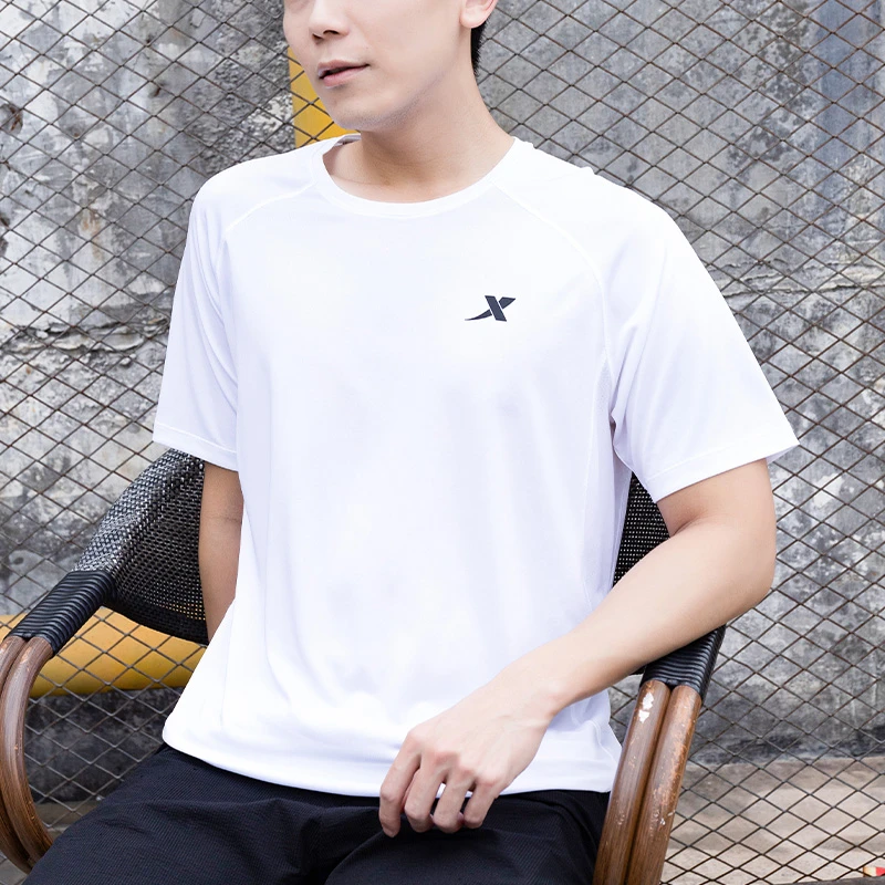 特步速干T恤男士夏季透气短袖户外休闲健身冰感运动薄款圆领半袖