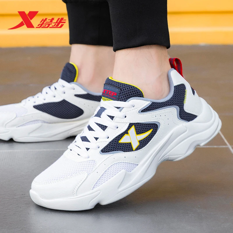 特步官方正品男鞋跑步鞋男士运动鞋休闲2025秋季款透气网面旅行鞋