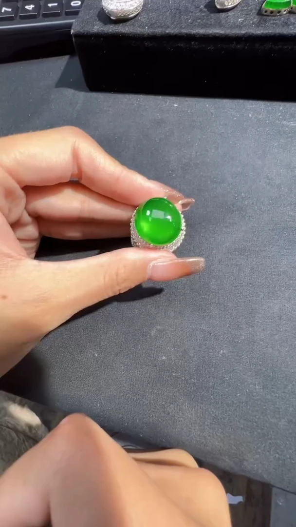 【闪购商品】定制翡翠未镶嵌蛋面1