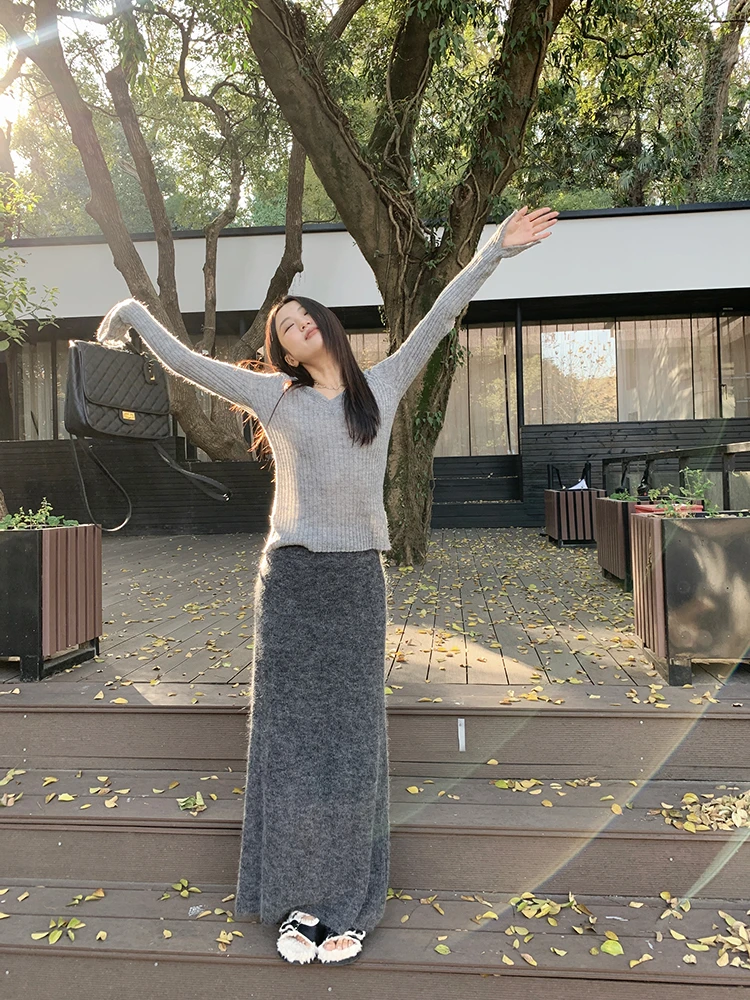 高级灰针织半身裙女秋冬新款休闲百搭慵懒包臀显瘦鱼尾长裙
