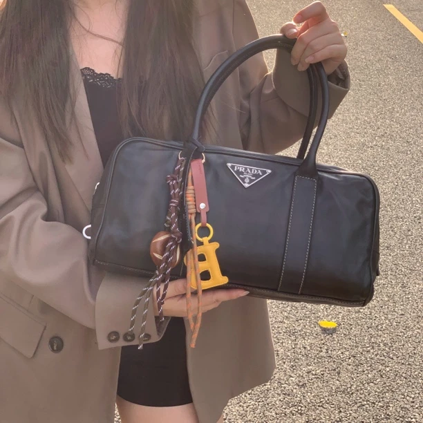 95新 Prada/普拉达 一口价孤品黑色保龄球手提公文包
