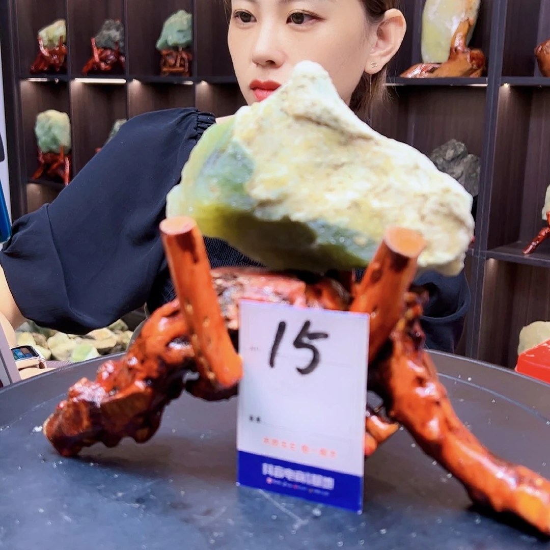 蛇纹石玉原石未镶嵌